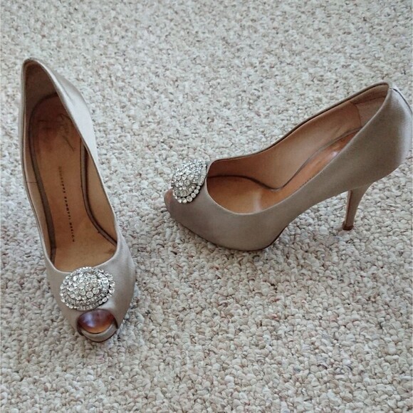 GIUSEPPE ZANOTTI Crystal Jeweled Knot pump size 37.5 - Picture 2 of 8